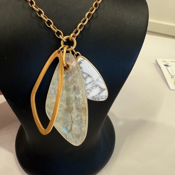 Kendra Scott Gold and Cream Pendant Necklace - Picture 3 of 10